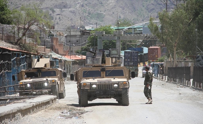 Afgan hükümet güçlerinin Taliban'a karşı kontrolünü kaybettiği vilayet sayısı 9'a yükseldi