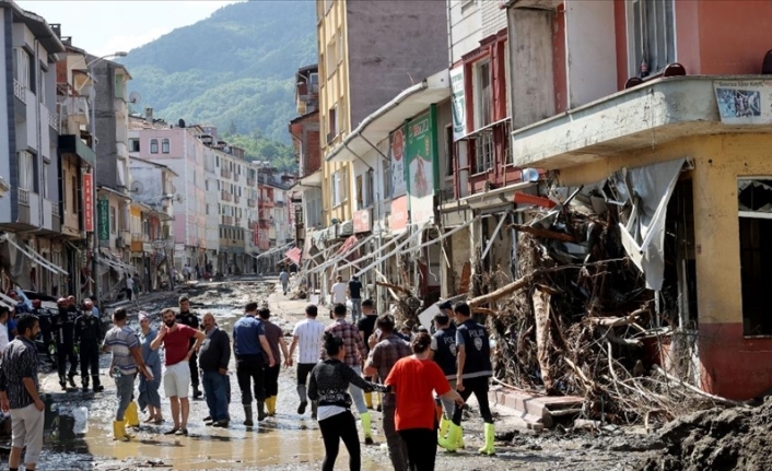 Sel felaketinin yaşandığı Kastamonu Bozkurt'ta arama kurtarma çalışmaları sürüyor