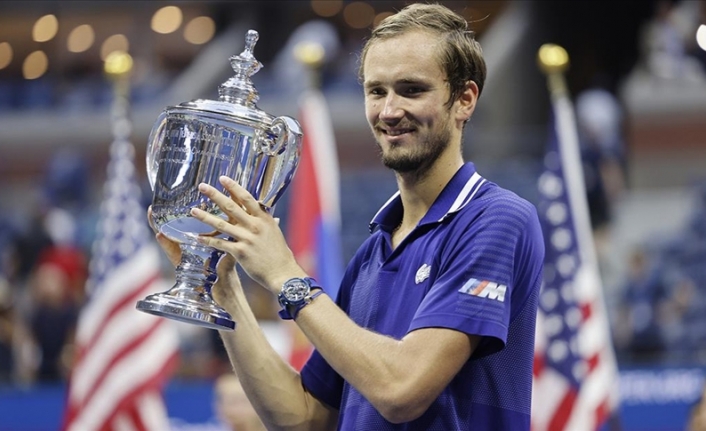 ABD Açık Tenis Turnuvası tek erkeklerde Medvedev şampiyon oldu