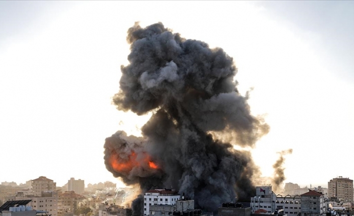 İsrail savaş uçakları Gazze'de çeşitli noktalara hava saldırısı düzenledi