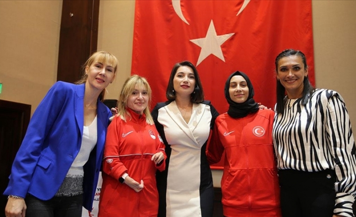 Türkiye'nin gururu kadın sporculardan 'başarının önünde engel yok' çağrısı