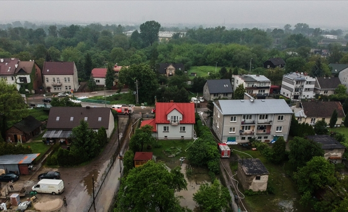 Polonya'da Eunice Fırtınası nedeniyle 500 binden fazla hane elektriksiz kaldı