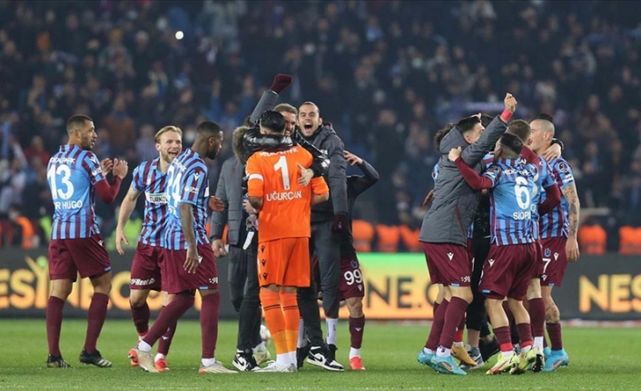 Trabzonspor rekor puanla şampiyonluk peşinde