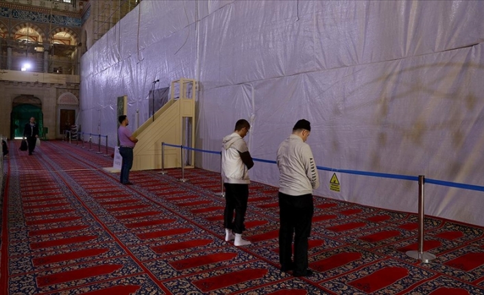 Restorasyonu süren Selimiye'de 300 kişi bir arada teravih namazı kılabilecek