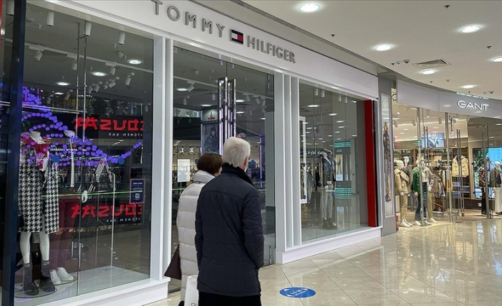 Rusya'nın başkenti Moskova'da bazı uluslararası mağazalar kepenklerini indirdi