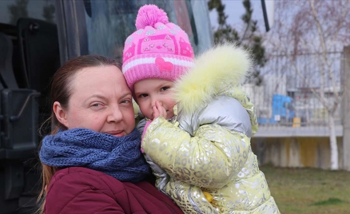Ukrayna'da evleri bombalanan kadın, yaşadıklarını unutamıyor