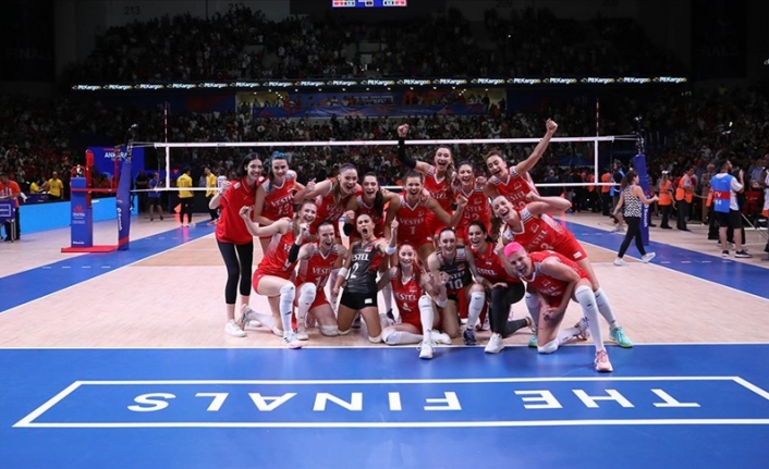 A Milli Kadın Voleybol Takımı, 2022 FIVB Milletler Ligi'nde yarı finale yükseldi