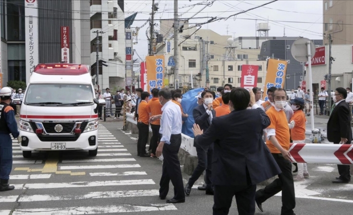 Eski Japonya Başbakanı Abe Şinzo silahlı saldırıda hayatını kaybetti