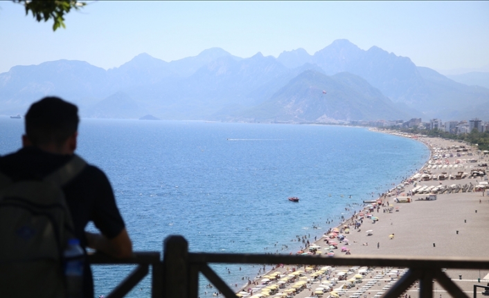 Antalya'ya gelen yabancı turist sayısı 8 milyonu aştı