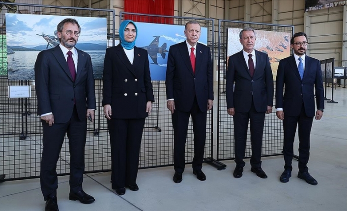 Cumhurbaşkanı Erdoğan, AA'nın "Mehmetçik: Zaferin Askerleri Sergisi"ni ziyaret etti