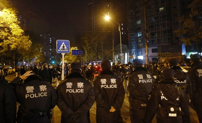Pekin'deki Kovid-19 protestosunda hak ve özgürlük talepleri dile getirildi