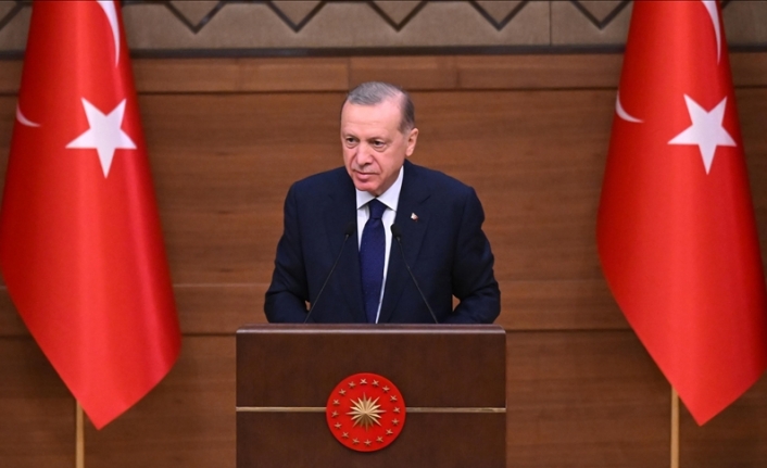 Cumhurbaşkanı Erdoğan: (Twitter) Türkiye'yi sansürle suçlayanlar, sansürün daniskasını yapanlar için tek kelime etmiyor