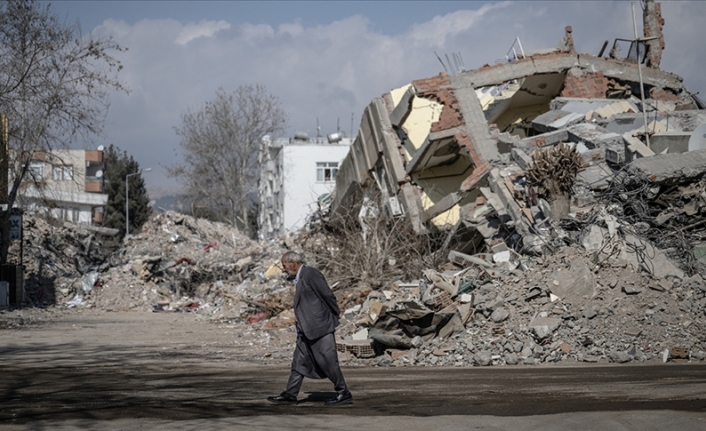 Kahramanmaraş merkezli depremlerde 44 bin 374 kişi hayatını kaybetti