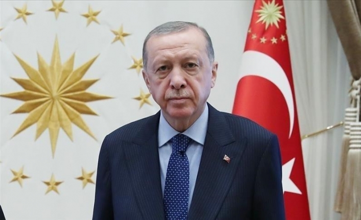 Cumhurbaşkanı Erdoğan, depremden etkilenen illerdeki hakaret soruşturmalarında şikayetinden vazgeçti
