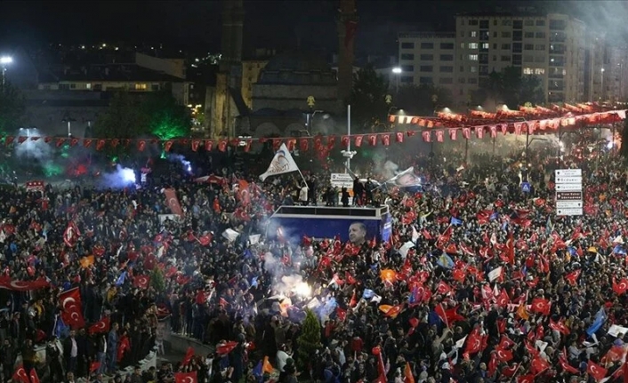 Cumhurbaşkanı Erdoğan'ın seçim zaferi kutlanıyor