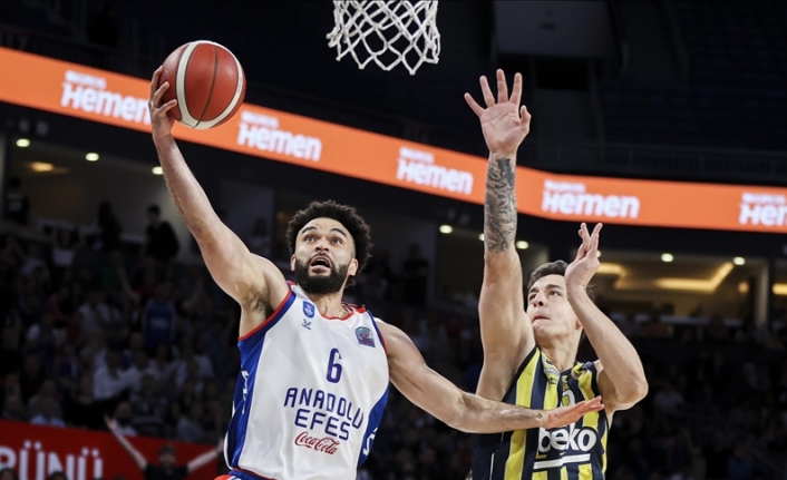 Türkiye Sigorta Basketbol Süper Ligi'inde Anadolu Efes ilk finalist oldu