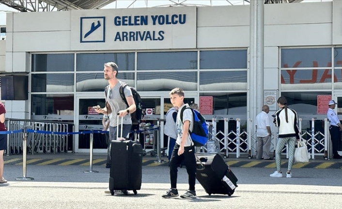 Antalya'da dış hatlar günlük yolcu sayısında rekor kırıldı