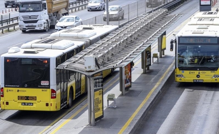 İstanbul'da 65 yaş üstündekiler, özel halk otobüslerinde ücretsiz yolculuğa devam edecek