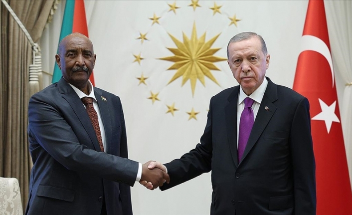 Cumhurbaşkanı Erdoğan, Sudan Egemenlik Konseyi Başkanı Burhan ile bir araya geldi