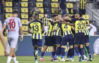 Fenerbahçe, sahasında 3 puanı 2 golle aldı