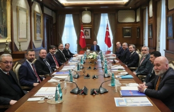 Cumhurbaşkanı Erdoğan, Bakan Bilgin ile Memur-Sen ve Türkiye Kamu-Sen heyetini kabul etti