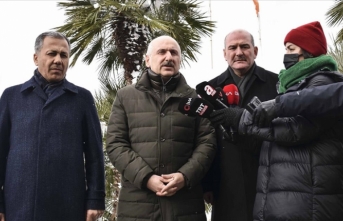 Bakan Karaismailoğlu: Mahmutbey-Hadımköy ve Yassıören-Çatalca arasında terk edilmiş araçların kaldırılması devam ediyor