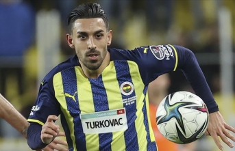 Fenerbahçeli İrfan Can Kahveci'nin omuz başında kırık tespit edildi