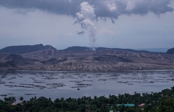 Filipinler’de Taal Yanardağı’ndaki hareketlilik nedeniyle yüzlerce kişi tahliye edildi