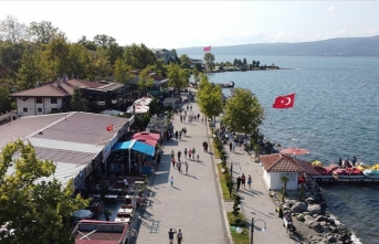 Bayram tatili için Türkiye'nin dört bir yanında rezervasyon yoğunluğu yaşanıyor