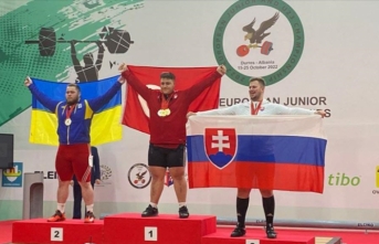 Gençler ve 23 Yaş Altı Avrupa Halter Şampiyonası'nda milli sporcu Ali Oflaz Avrupa şampiyonu oldu