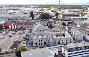 Fransız mahkemesi Strazburg Belediyesi'nin Eyüp Sultan Camisi'ne yardım kararını iptal etti
