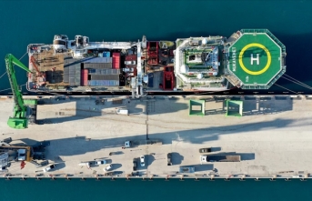 Türkiye'nin su altı inşaat gemisi "Mukavemet" depremzedeler için görevde