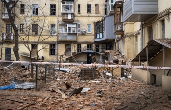 Ukrayna’da füzenin apartmana isabet etmesi sonucu 3 kişi öldü, 8 kişi yaralandı