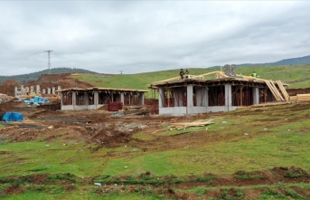 Köy tipi afet evleri Nurdağı'nda yükselmeye başladı