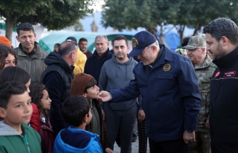 Milli Savunma Bakanı Akar, Arsuz'daki çalışmaları inceledi