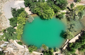 Depremlerin etkisiyle suyu bulanıklaşan Yeşilgöz Gölü eski görüntüsüne kavuştu