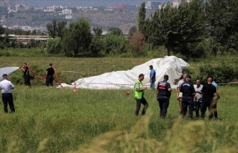 Aydın'da düşen sivil eğitim uçağındaki 2 kişi yaralandı