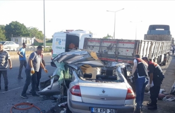 Bursa'da tıra çarpan otomobildeki 4 kişi öldü, 2 kişi yaralandı