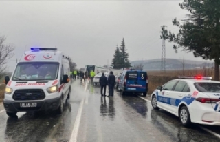 Amasya'da yolcu otobüsü devrildi 2 kişi öldü,...