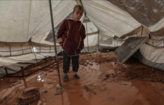 İdlib'de şiddetli yağış sonucu çadır kentler...