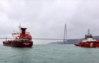 İstanbul Boğazı'nda gemi trafiği, arızalanan...