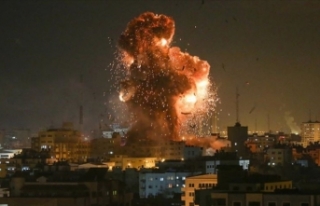 İsrail uçakları Gazze Şeridi'ne hava saldırısı...