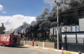 Diyarbakır'da fabrikada çıkan yangına müdahale...