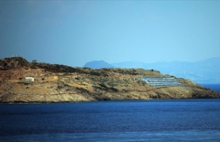 Keçi Adası'ndaki Yunan askerleri ve adaya yerleştirilen...