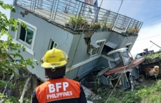 Filipinler'de 7 büyüklüğünde deprem meydana...