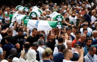 Srebrenitsa soykırımının 50 kurbanı daha toprağa...
