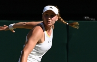Wimbledon'da Rybakina tek kadınlarda şampiyonluğa...
