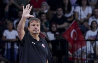 A Milli Basketbol Takımı Başantrenörü Ataman:...