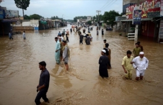 Pakistan'da şiddetli yağışlar sebebiyle ölenlerin...