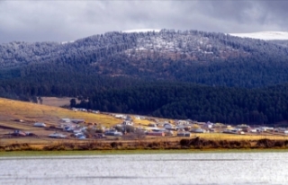 Ardahan'ın karlı tepeleri sonbahar renkleriyle...